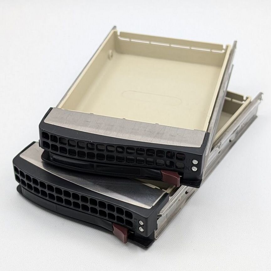 [05-01-815105-XXA] Заглушка 05-01-815105-Xxa, 3.5""""""" (Lff), Sas, Sata