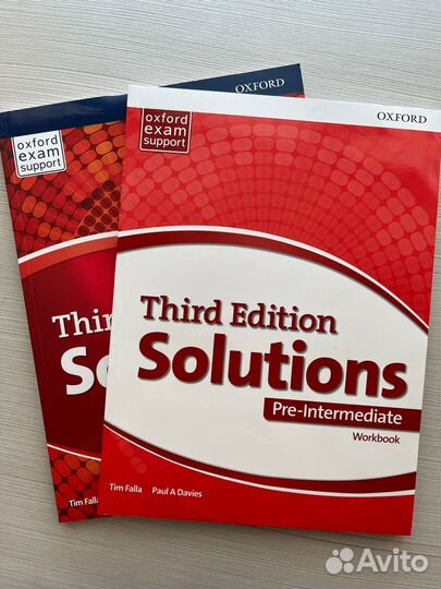 Solutions Pre-intermediate third edition