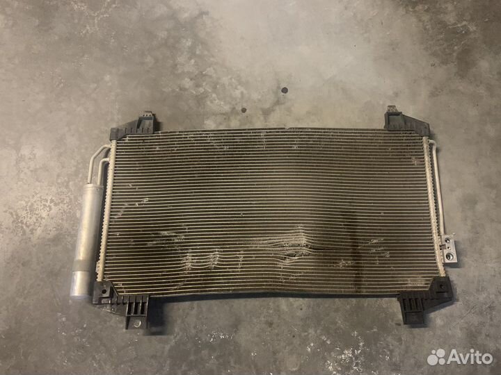 Радиатор на Mitsubishi outlander