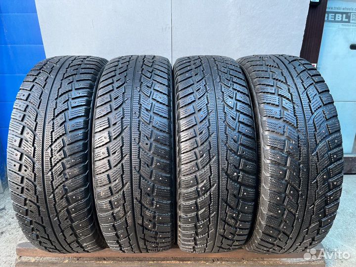 Kumho I'Zen RV Stud KC16 235/65 R17