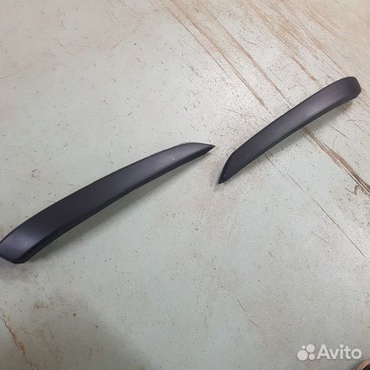 Реснички бампера 2шт Opel Astra H