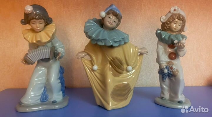 Фарфоровые статуэтки пьеро, шут, арлекин, клоун