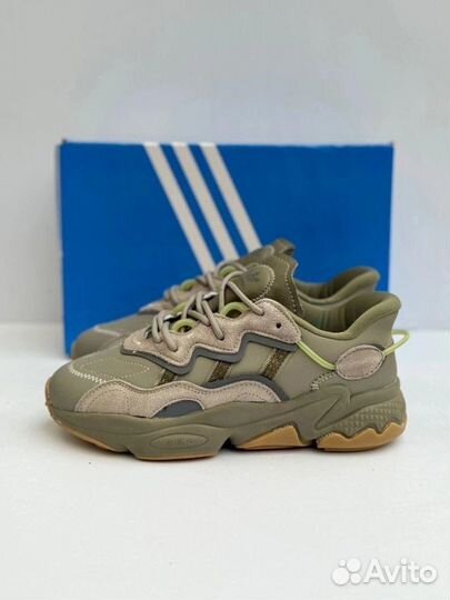 Женские кроссовки Adidas Ozweego