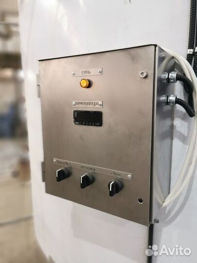 Ёмкость нержавеющая для вина и др.напитков 1000