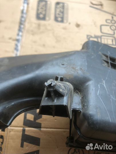 Корпус воздушного фильтра.Renault Laguna 3.Дв.1.6