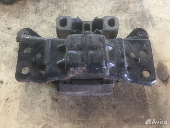 Опора кпп skoda octavia a7