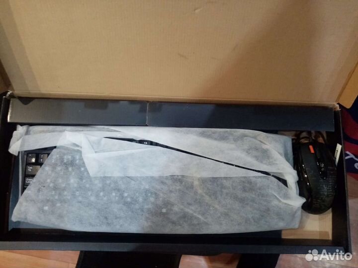 Игровая клавиатура и мышь