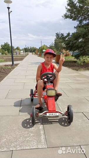Автомобиль детский педальный спорт