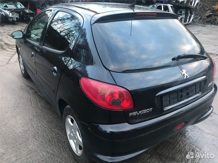 Разбор на запчасти Peugeot 206