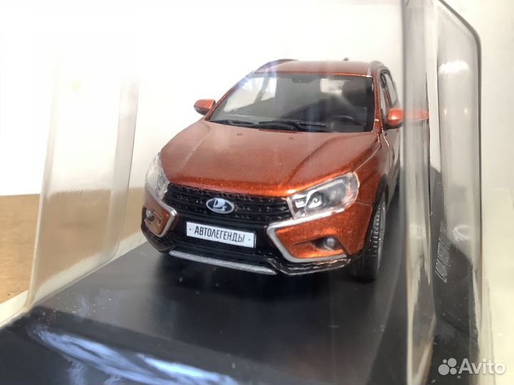 Модель автомобиля LADA vesta SW cross 1:43 деа