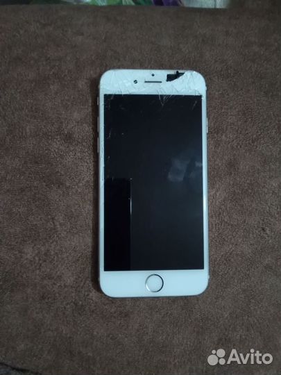 Телефон iPhone 6