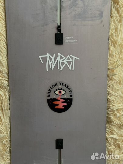 Сноуборд Burton Yeasayer Flying V 144см