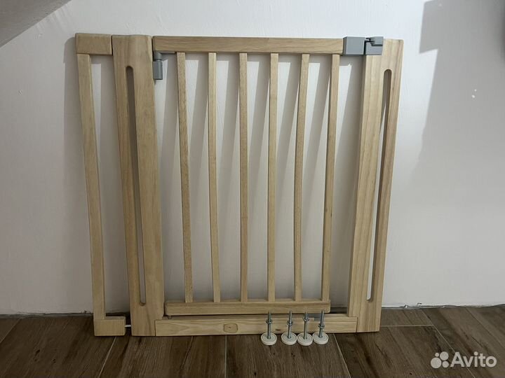 Ворота безопасности на лестницу