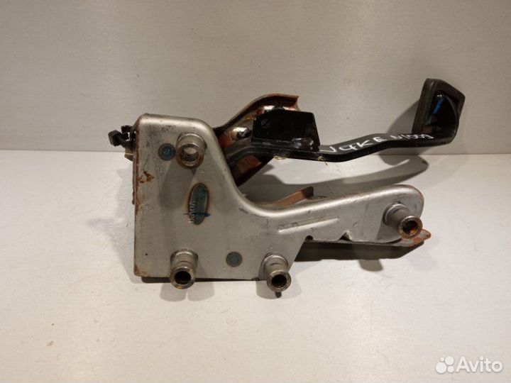 Педаль тормоза Nissan Juke HR16 2011