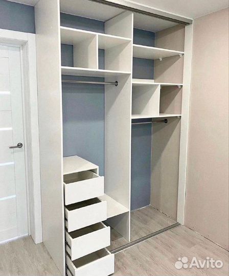 Шкаф купе с зеркалом