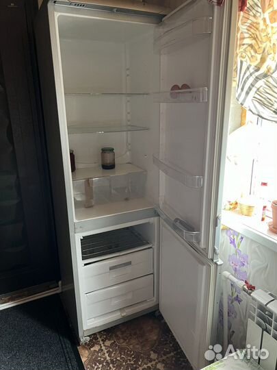 Холодильник zanussi