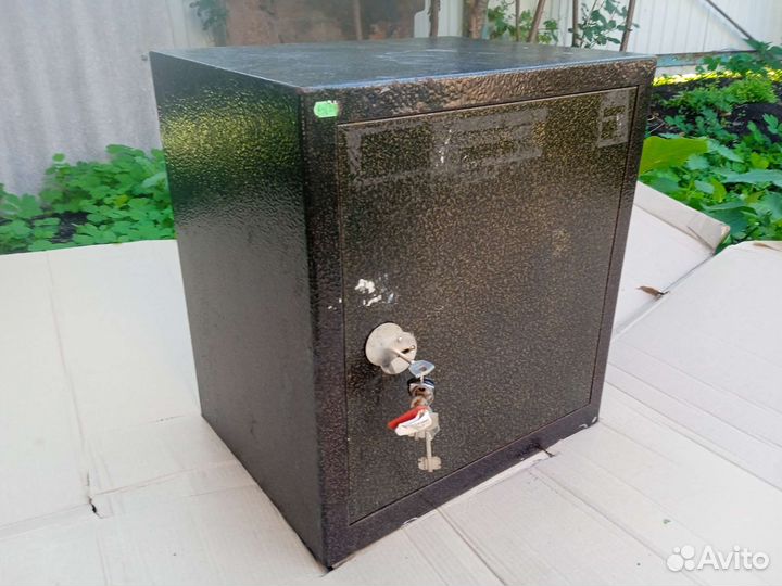 Сейф пистолетный с патронным отделением