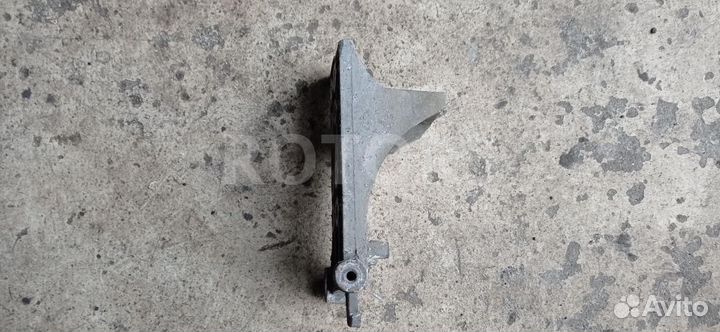 Кронштейн крепления бампера переднего левый DAF