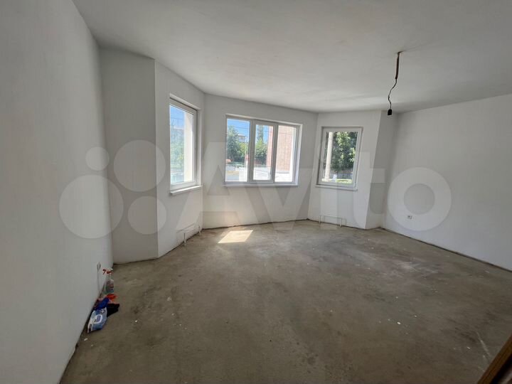 3-к. квартира, 97 м², 1/10 эт.