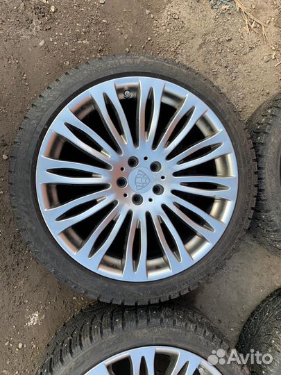 R20 Pirelli Winter Carving Edge 275/35, PCD 5x112 DIA 38