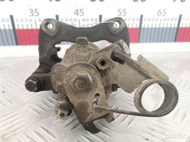 Суппорт задний правый для Audi A4 B5 8D0615424