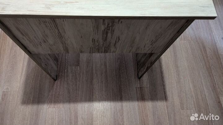 Письменный стол для работы