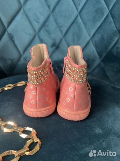 Ботинки на девочку демисезонные 20