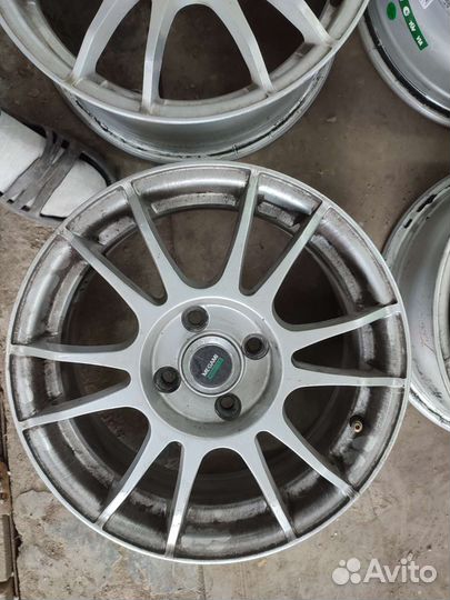 Диски r15 4 100 почти новые