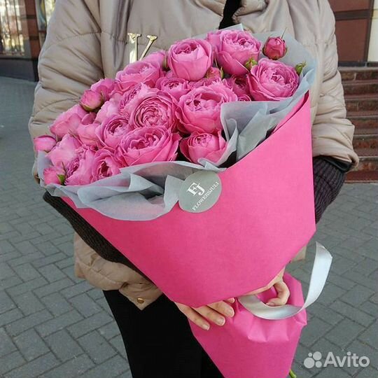 Кустовая пионовидная роза 31/51/101 Астрахань