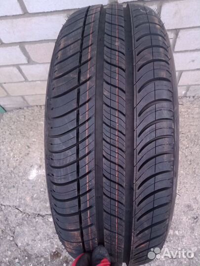 Michelin X Energy 215/65 R15 96T