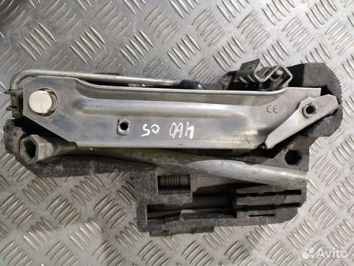 Ящик для инструментов (набор инструментов) Audi A6