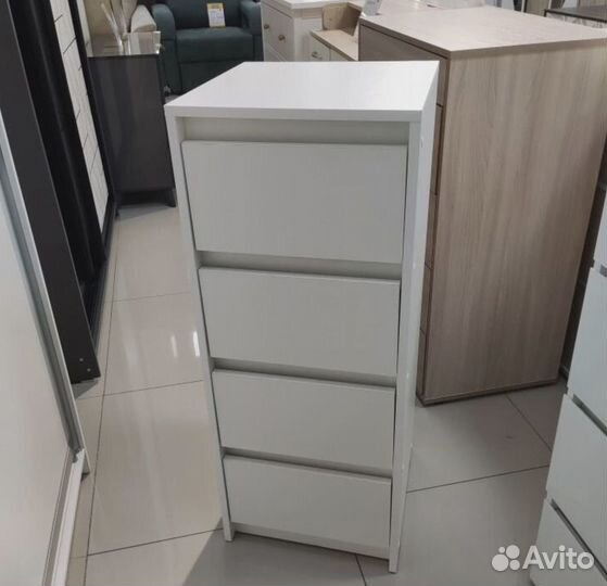 Комод высокий узкий