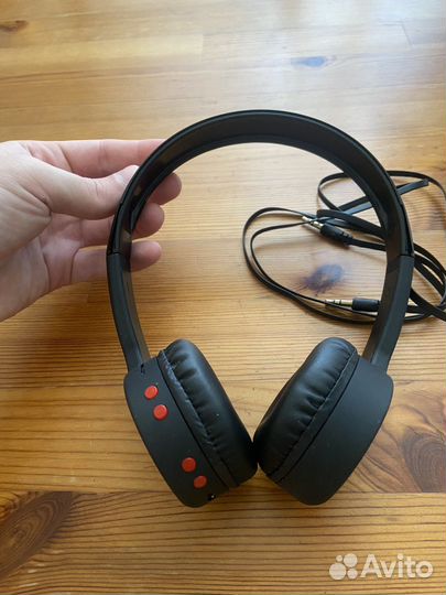 Беспроводные наушники (проводные)