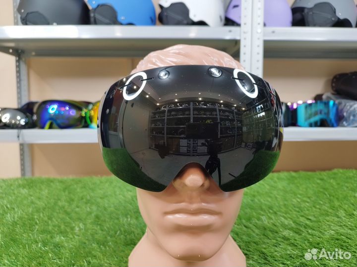 Стильные и практичные очки для горных лыж