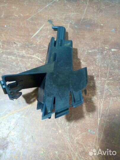 Форсунка омывателя передняя правая Nissan Qashqai