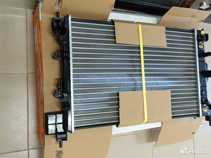 Радиатор охлаждения Chevrolet Aveo T300 Opel Mokka