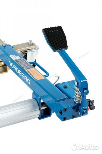 Домкрат подкатной