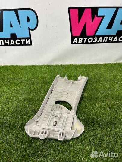 Обшивка центральной стойки левая верхняя Ford