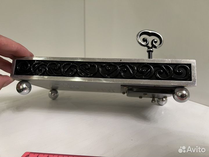 Винтаж СССР. Шкатулка музыкальная, литье металл