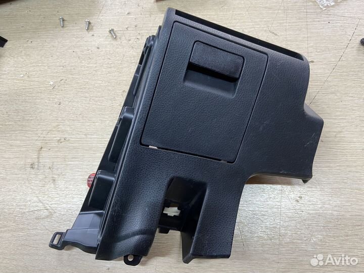 Накладка торпеды под кнопки Toyota Camry 75