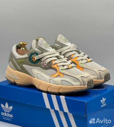 Кроссовки adidas женские