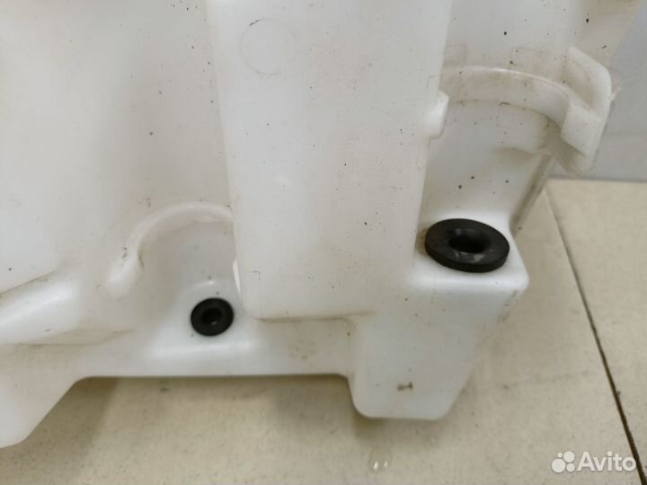 Бачок омывателя лобового стекла A1 2010