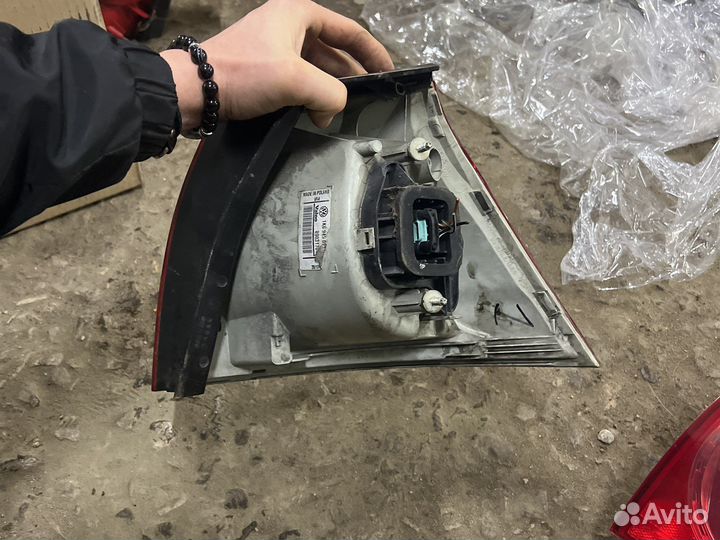 Задний фонарь Фольксваген гольф 5 правый и левый