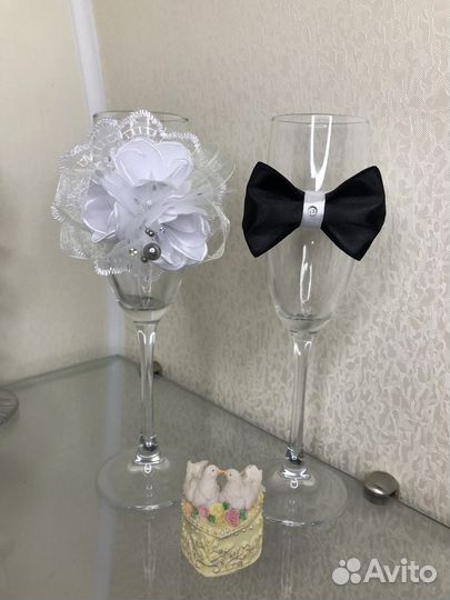 Украшение на свадебные бокалы