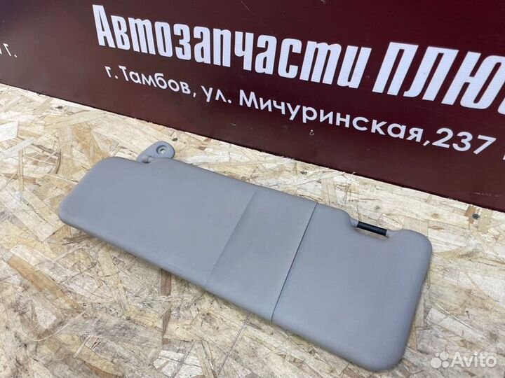 Козырек солнцезащитный левый Renault Duster