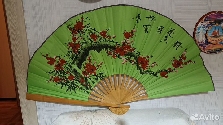 Декоративный веер на стену