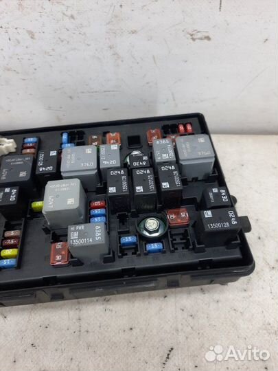 Блок предохранителей Opel Insignia хэтчбэк 1.8