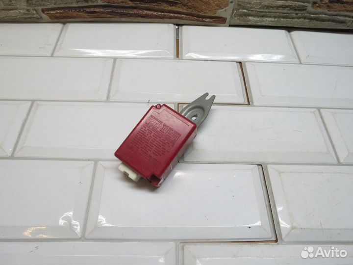 Блок управления дверьми Lexus GS 300