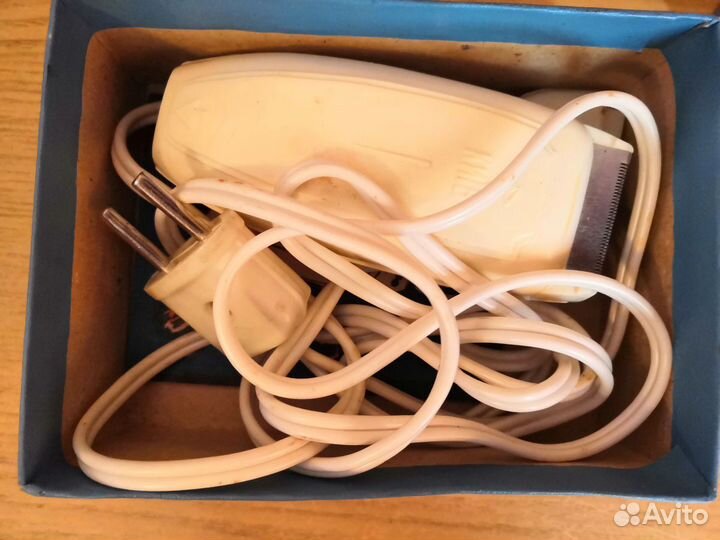 Бритва электрическая Киев в коробке СССР 60 годы