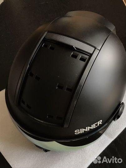 Горнолыжный шлем